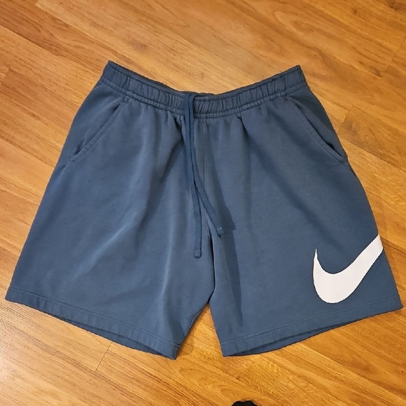 Nike Athletic Sweatpant Shorts Size XL - Picture 1 of 6